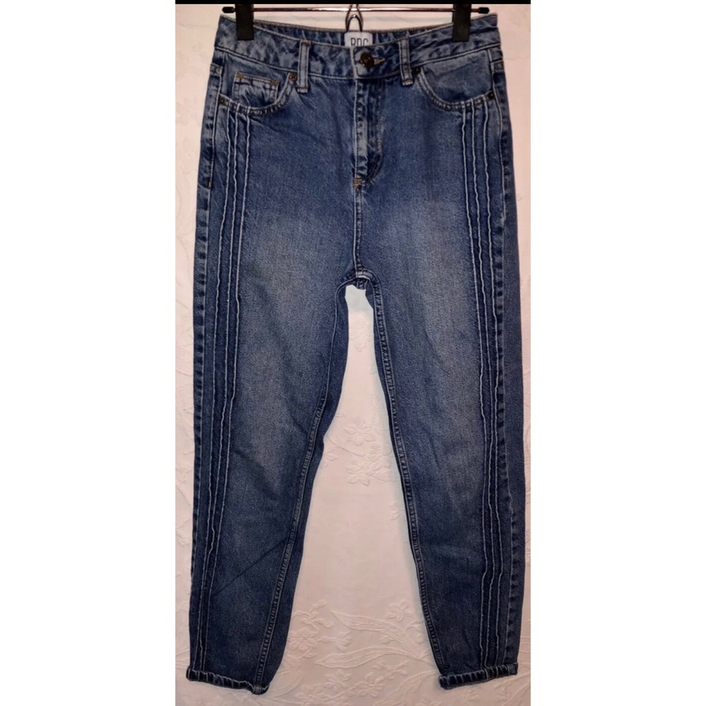 BDG Urban Outfitters Mom Jeans Sz 26